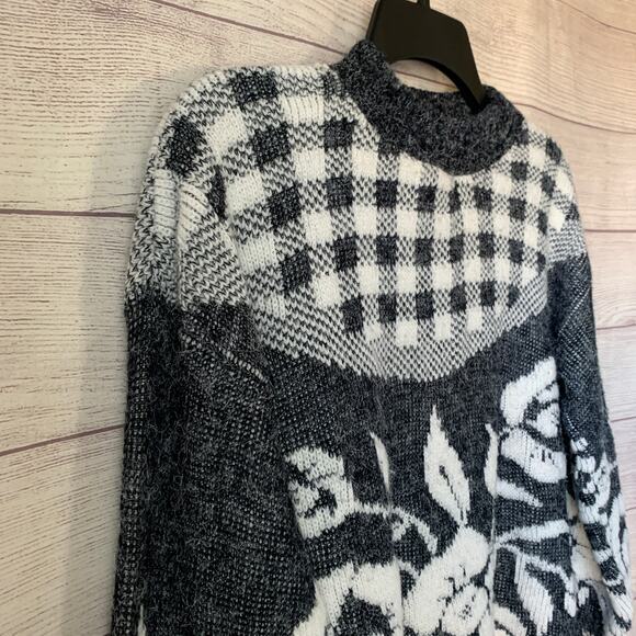 Vintage Nan Dorsey Gray and White Check and Floral Knit Sweater - Picture 14 of 15